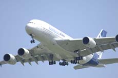 Airbus A380 při přistání